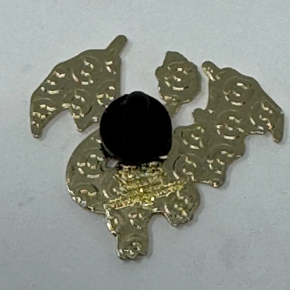 Pokemon Center Charizard Enamel Pin Official Nintendo‎ Collectible Orange Dragon